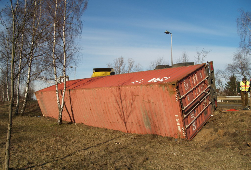 LKW verliert Container Koeln Niehler Ei P004.JPG